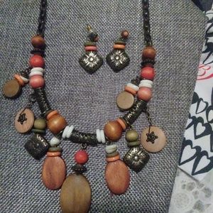 Necklace and earring set